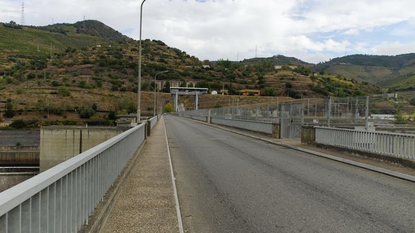 Mit dem Auto von Porto dem Douro entlag