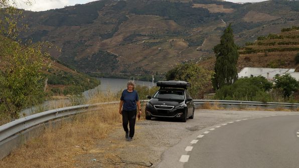 Mit dem Auto von Porto dem Douro entlag