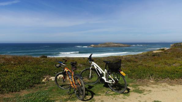 Mit den Fahrrad an den Strand Praia da Oliveirinha