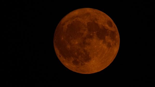 Erbeer Mond