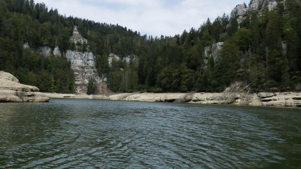 Mit dem Schiff auf dem Doubs