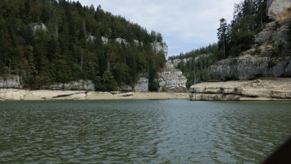 Mit dem Schiff auf dem Doubs