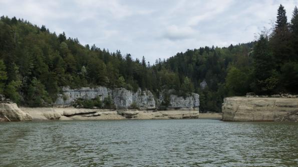 Mit dem Schiff auf dem Doubs