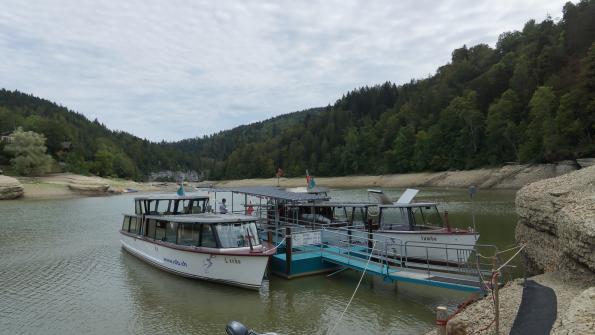 Mit dem Schiff auf dem Doubs